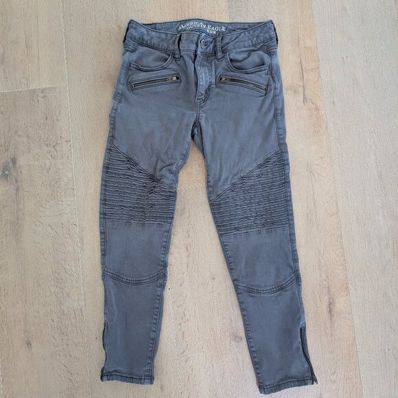American Eagle Grey 3/4 Jeggings with Ruffle Detail – Size 4 - Picture 1 of 1